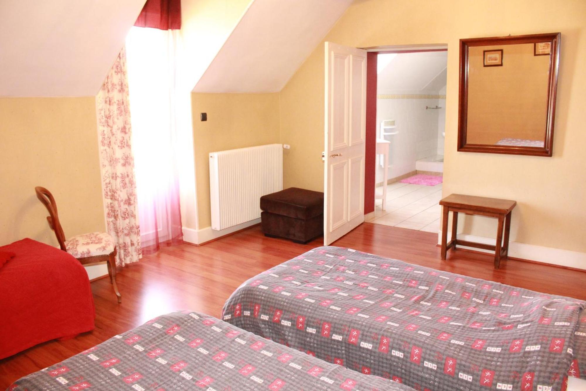 Gites de Montvaltin Le Breuil  Chambre photo